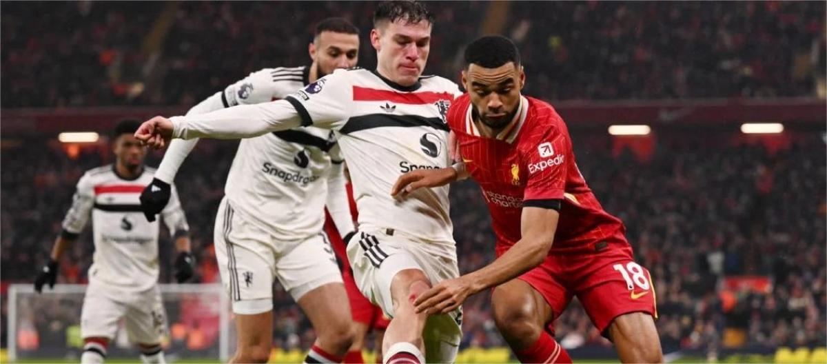 Premier League - Salah scores as Liverpool draw 2-2 with Manchester United