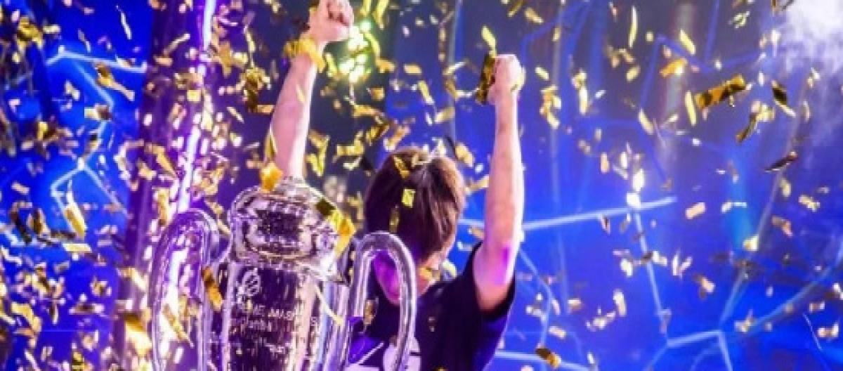 China's first StarCraft 2 world champion Li Peinan announced his retirement and said he would start a new chapter in his life