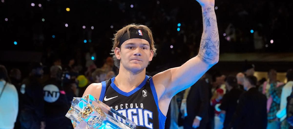 Mark McClung wins third slam dunk contest title