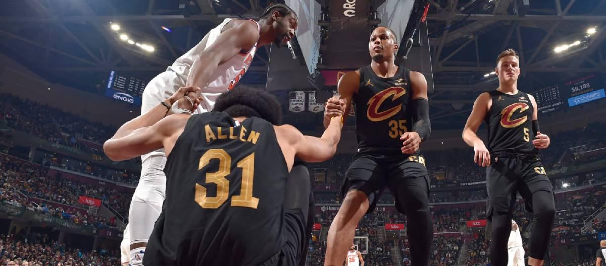 贾勒特·艾伦右手受伤，将会接受进一步的检查