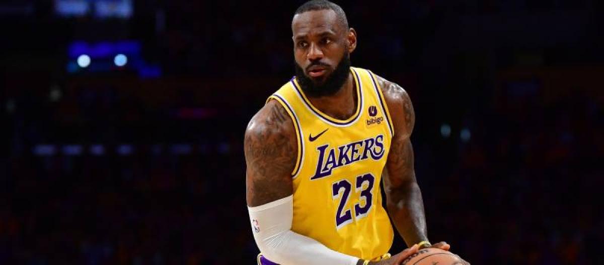 Los Angeles Lakers star LeBron James scores 49,999 points
