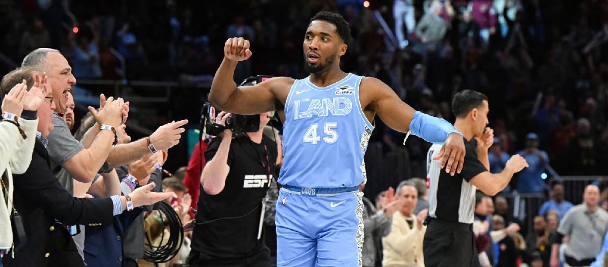 Cleveland Cavaliers win 12 straight games, become first team to clinch playoff berth