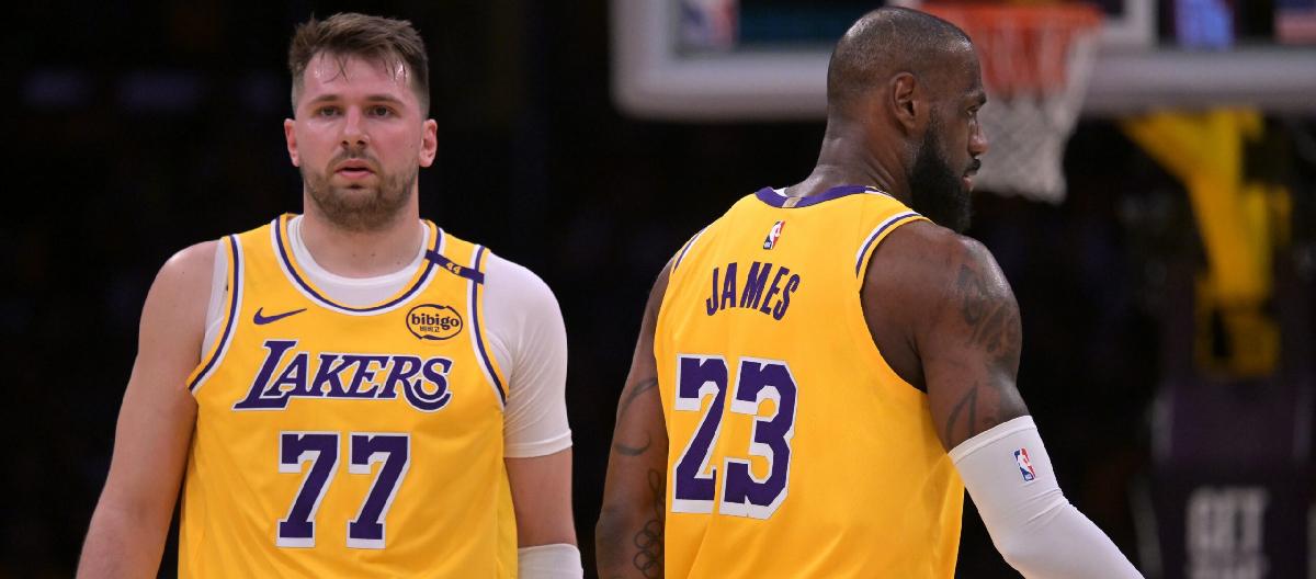 Los Angeles Lakers defeat New York Knicks, winning eight straight games