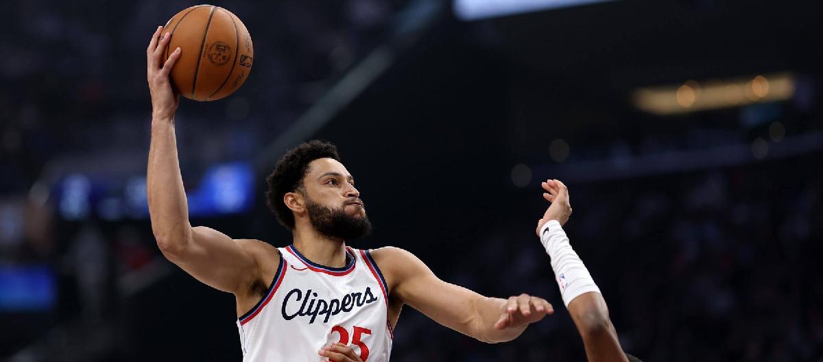 泰伦·卢表示需要西蒙斯打得更具攻击性