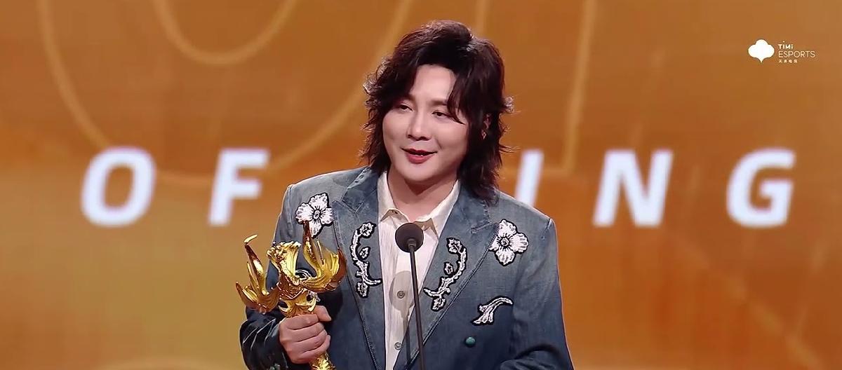 王者荣耀：靠嘲讽主播蹭热度，狂魔哥锐评张大仙被网民讨伐。