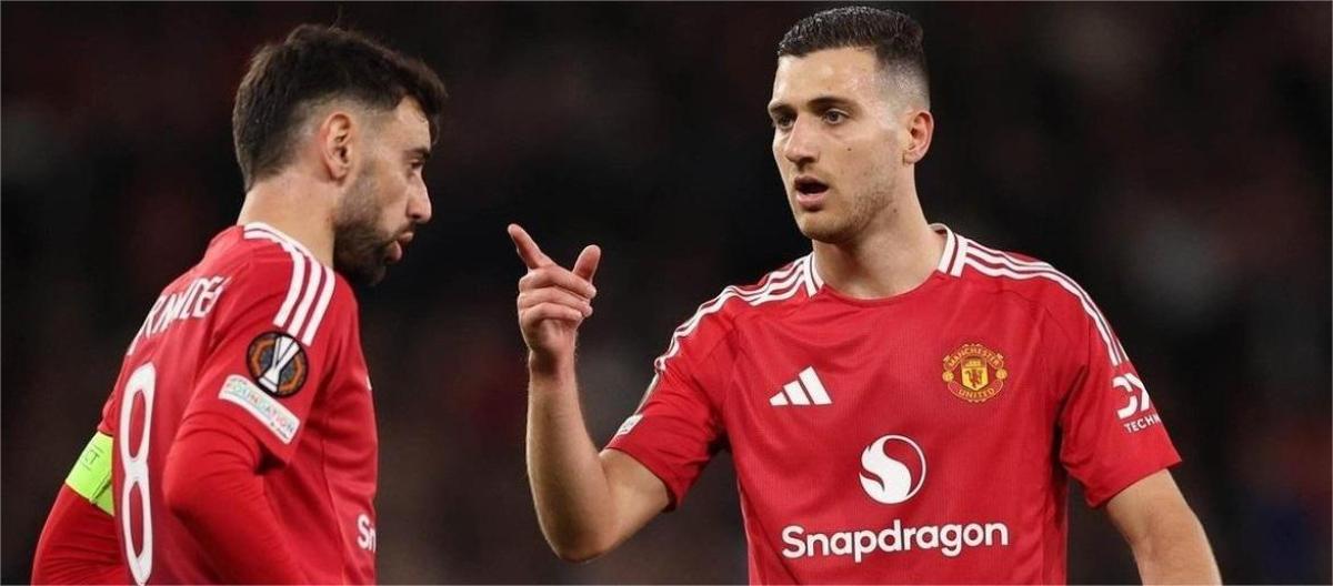 Dalot urges Manchester United to reflect on themselves after losing title