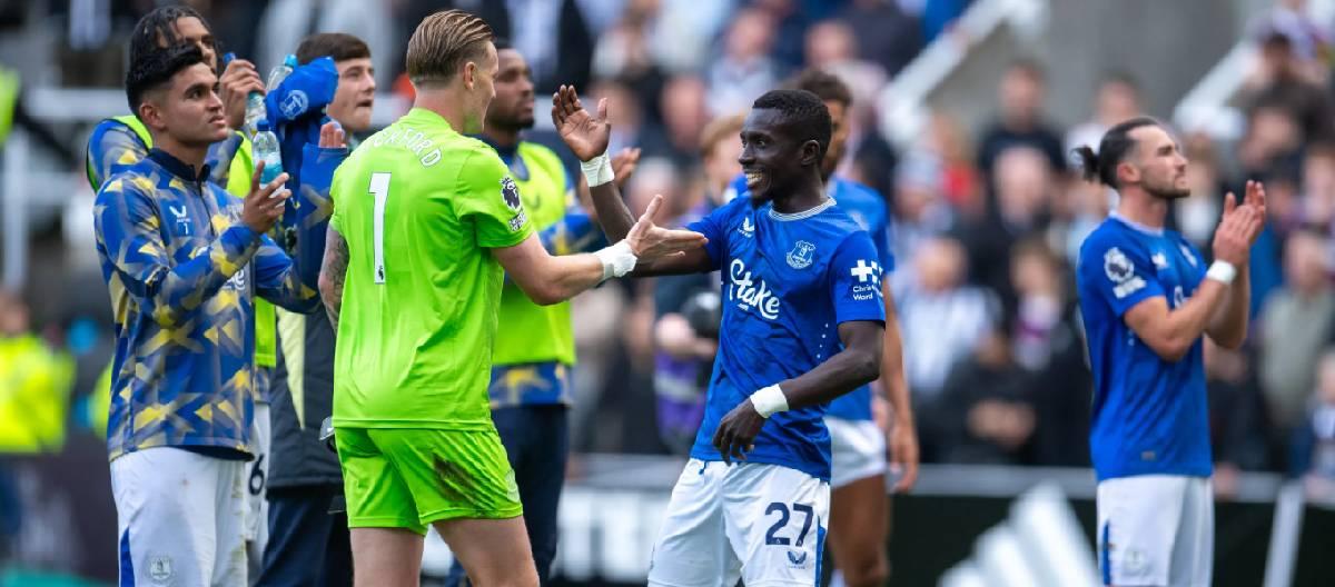 Ashley Young believes the team's team spirit was fully demonstrated during the game