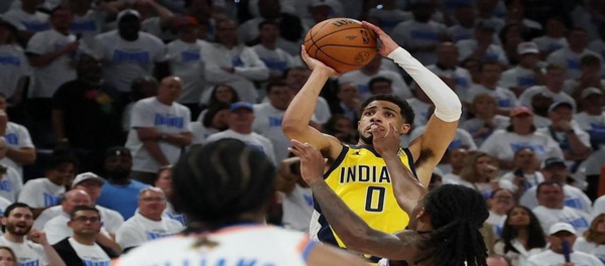 Pacers' hidden worries intensify! Haliburton is injured after the game and his participation in G3 is in doubt.