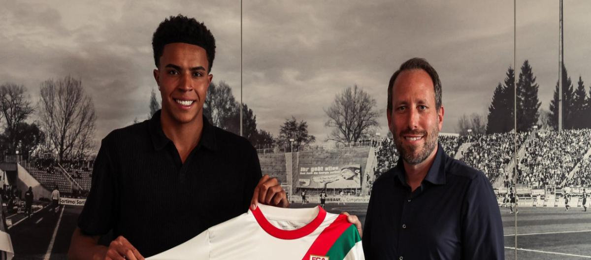 Official: Augsburg extends contract with 18-year-old central defender Noakai Banks until 2029
