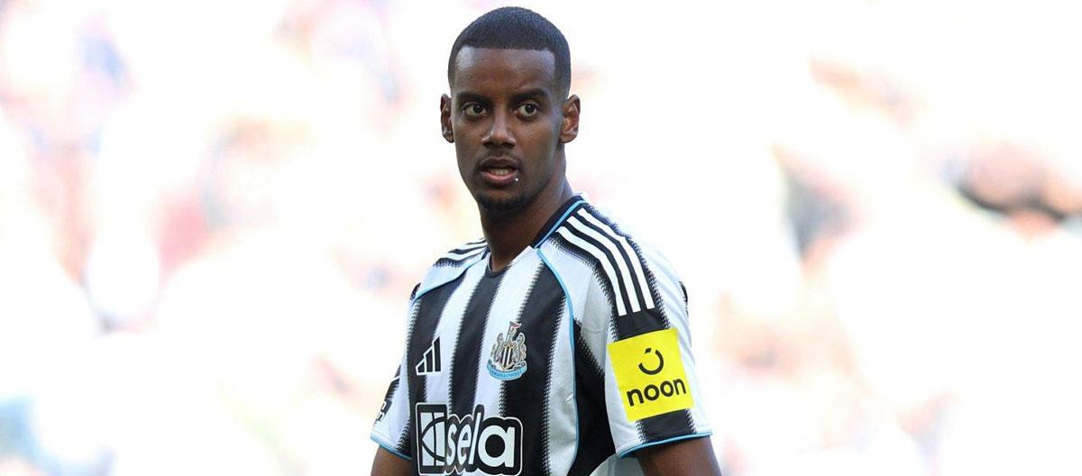 David Ornstein, Fabrizio Romano and Neil Jones reported that Liverpool had suddenly started approaching Newcastle United regarding the transfer of Alexander Isak..