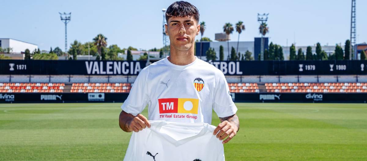 Valencia and midfielder Lucas Nunez agree contract extension