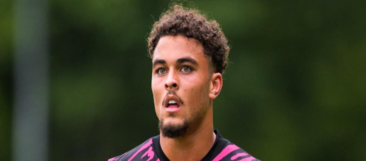 里昂官宣签下卡萨皮亚中卫克鲁伊维特，合约为期5年