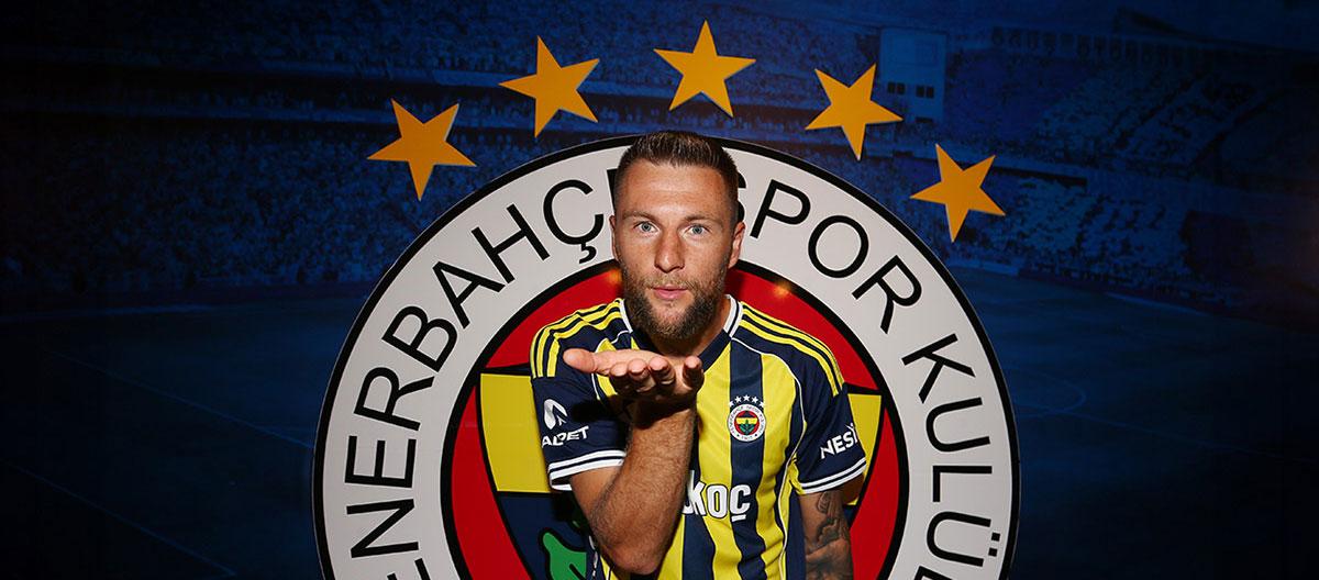 Fenerbahçe officially bought out ownership rights of on-loan Slovakia international defender Milan Škriniar from Paris Saint-Germain..