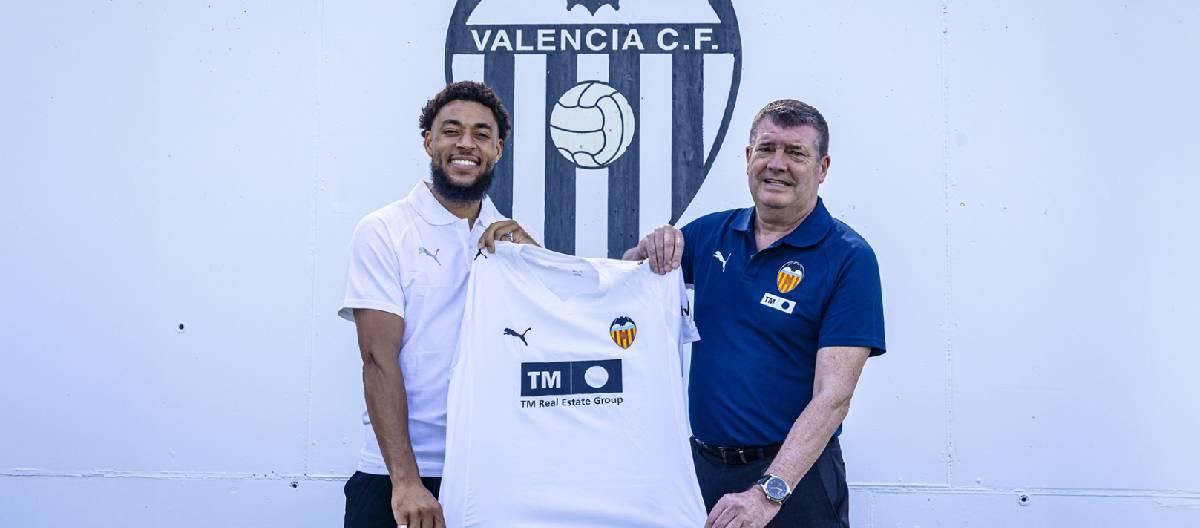 Valencia sign Anaut Danjuma on a contract valid until 2028