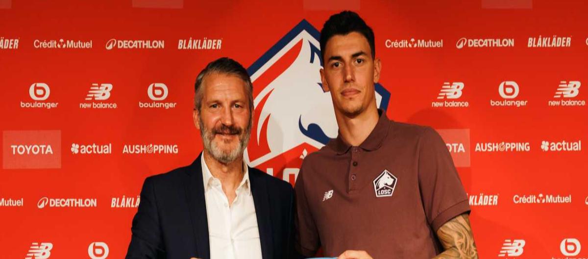 Lille officially announced the signing of Turkish national team goalkeeper Berk Özer on a four-year contract