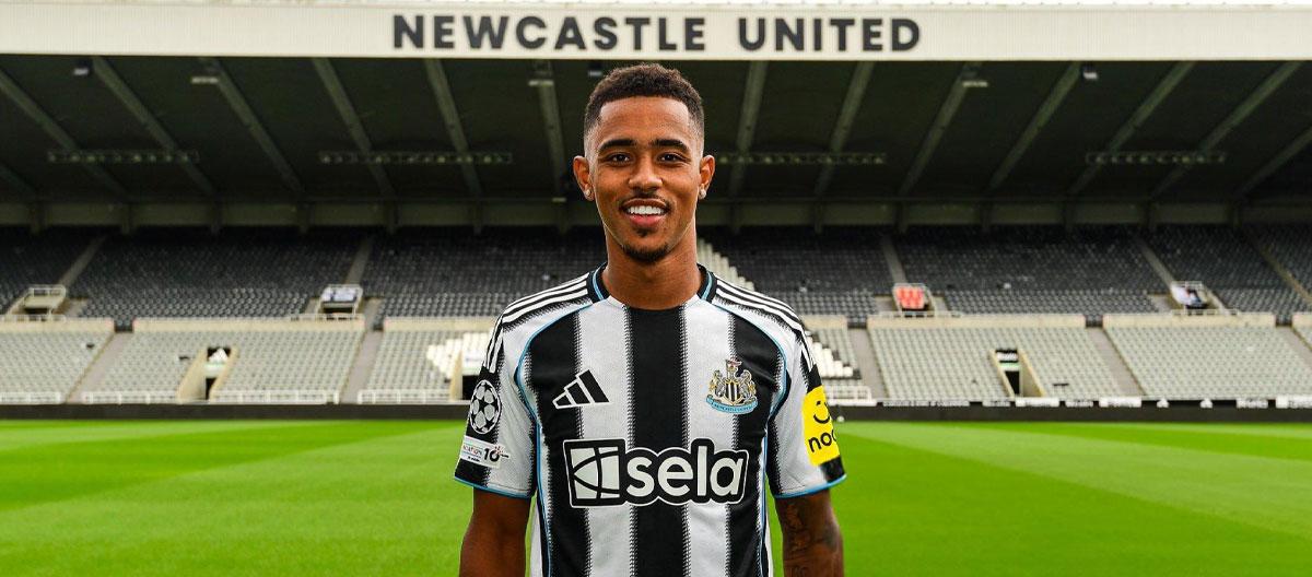 Newcastle United officially announce the signing of Aston Villa midfielder Jacob Ramsey..