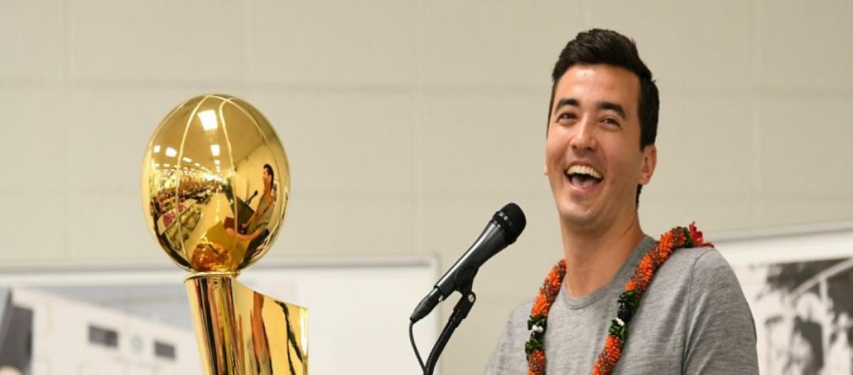 官方：猛龙与总经理鲍比·韦伯斯特完成续约