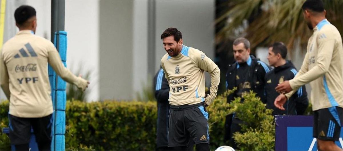 斯卡洛尼称梅西是无法被取代的球星