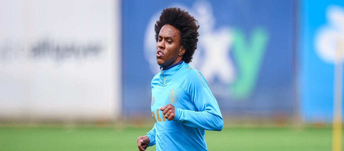 Official: Former Fulham winger Willian joins Gremio on a free transfer, with a contract of one and a half years