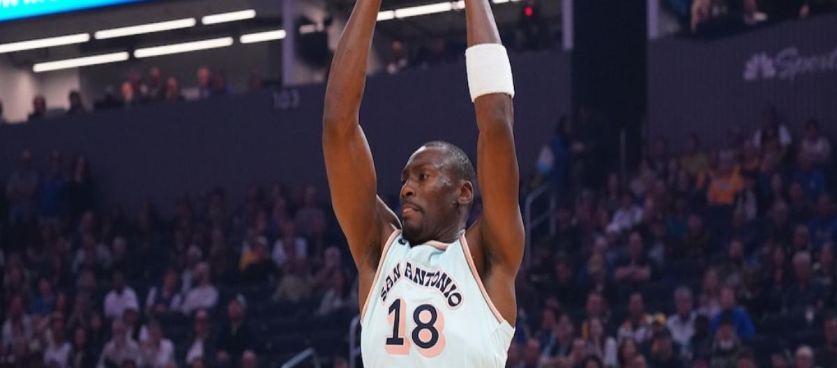 Spurs re-sign Bismack Biyombo to one-year deal