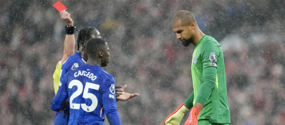 Premier League – Roberto Sanchez shown a red card as Chelsea lose 2-1 to Manchester United