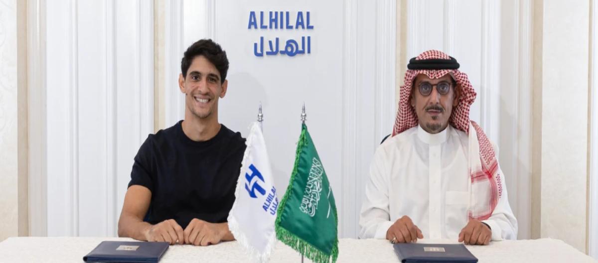 Official: Al-Hilal extends Moroccan goalkeeper Bounou's contract until 2028
