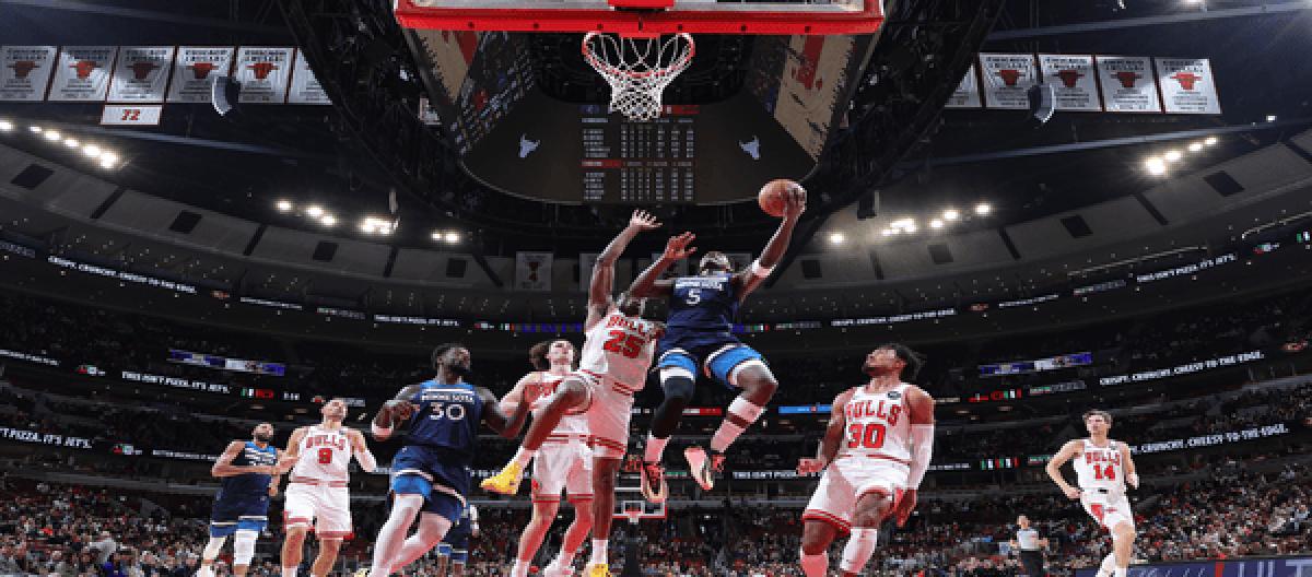 The Bulls came back from behind to defeat the Timberwolves 126-120 in the final quarter, but Edwards scored 25 points in vain.