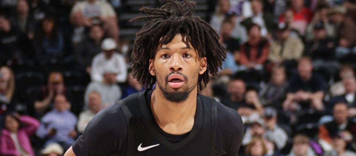 波特兰开拓者正式与得分后卫谢登·夏普续签4年值9000万美元的新长约..