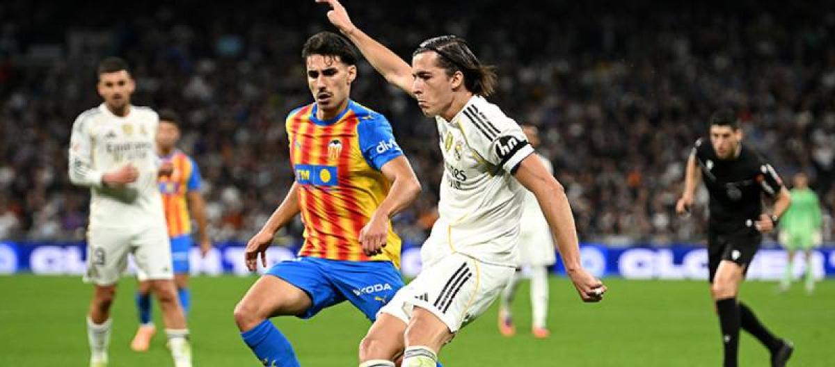 Álvaro Carreras fulfills his dream at the Bernabéu, scoring his first goal for Real Madrid in their victory.