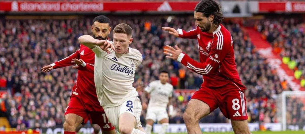 Premier League – Liverpool suffers 0-3 defeat to Nottingham Forest, marking their second consecutive loss.