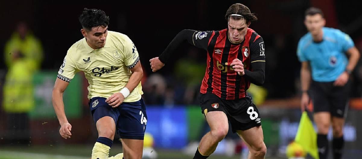 Alex Scott believes the team needs to unite and give their all to win the game.