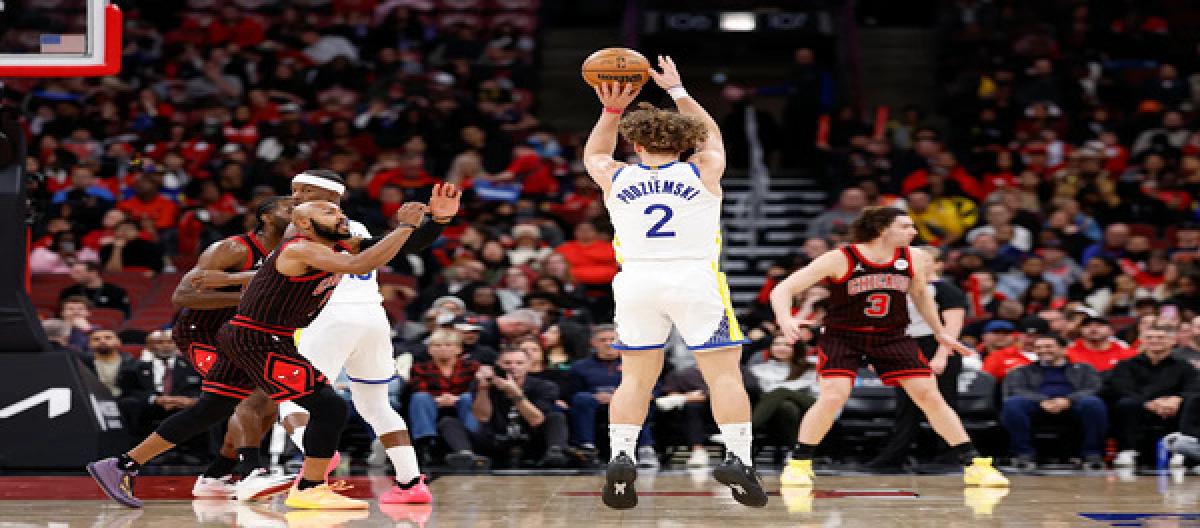 Bojemski's 21 points, 8 rebounds, and 7 assists led the Warriors to a 123-91 victory over the Bulls.