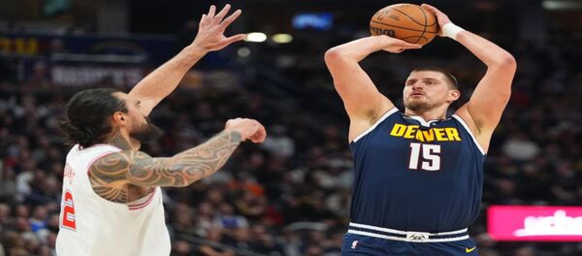 Jokic scored 39 points and Murray 35 points as the Nuggets narrowly defeated the Rockets 128-125.