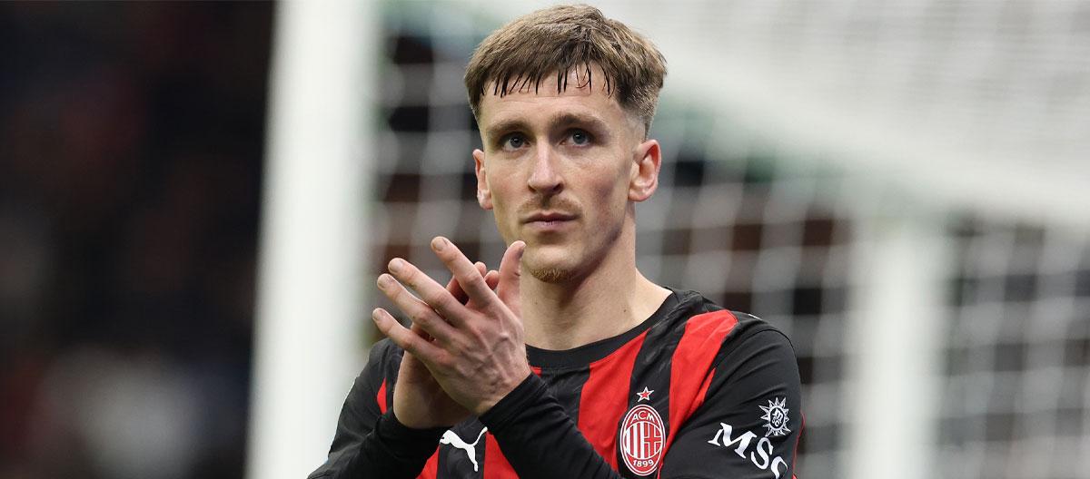 AC米兰与比利时国脚边锋阿莱克西斯·萨勒马克尔斯完成续约。