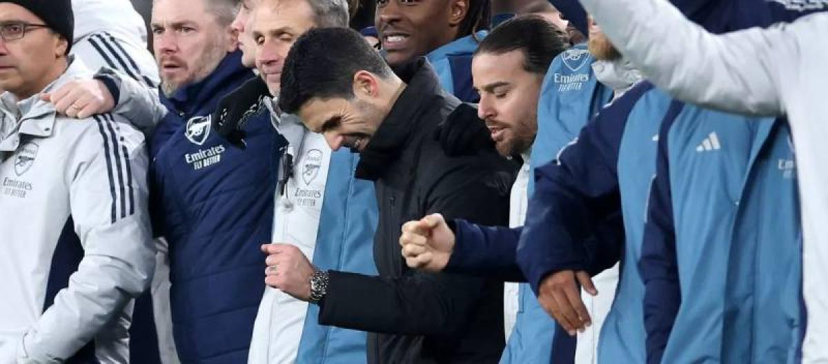 Arsenal narrowly win on penalties to advance; Arteta praises team performance.