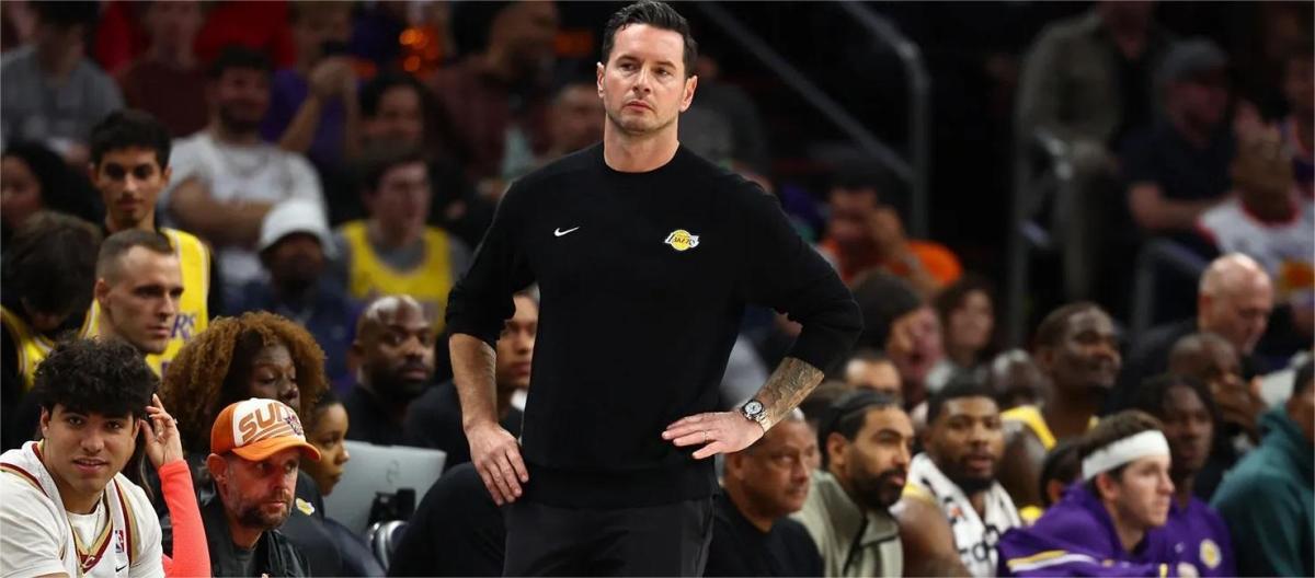 Lakers lose to Pistons; Redick calls for them to persevere in high-intensity competition.
