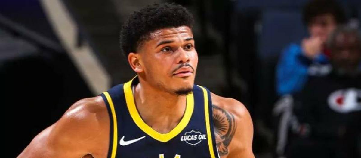 The Hawks signed combo guard Dennis, marking a new chapter in his career.