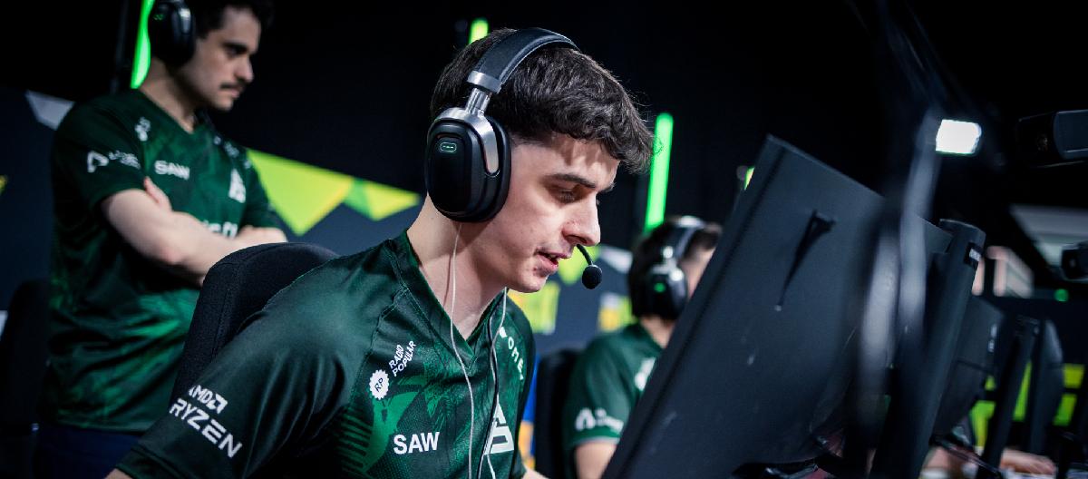 CS2：FlyQuest急着振奋士气，狙击手换人，宣布签下story。