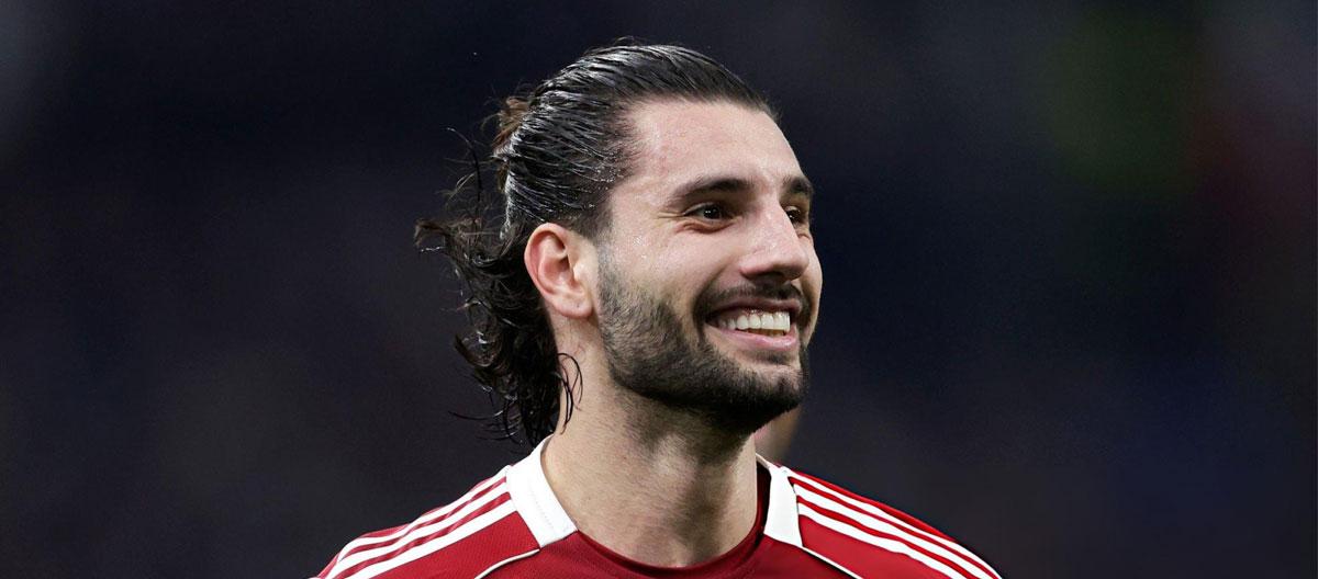 ◤UEFA Champions League◢ Dominik Szoboszlai scores with a direct free kick as Liverpool returns to winning ways with a 0-3 away victory over Marseille..