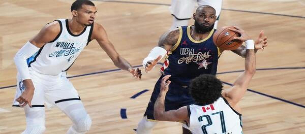 卡尔31分闪亮全场 条纹队以48-45力克世界队