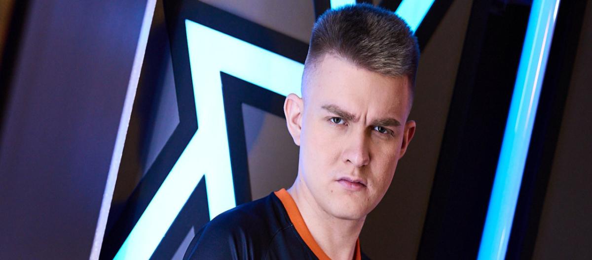 Qikert and Reyoz joined 1win on the same day, replacing Interz and Hobbit respectively.