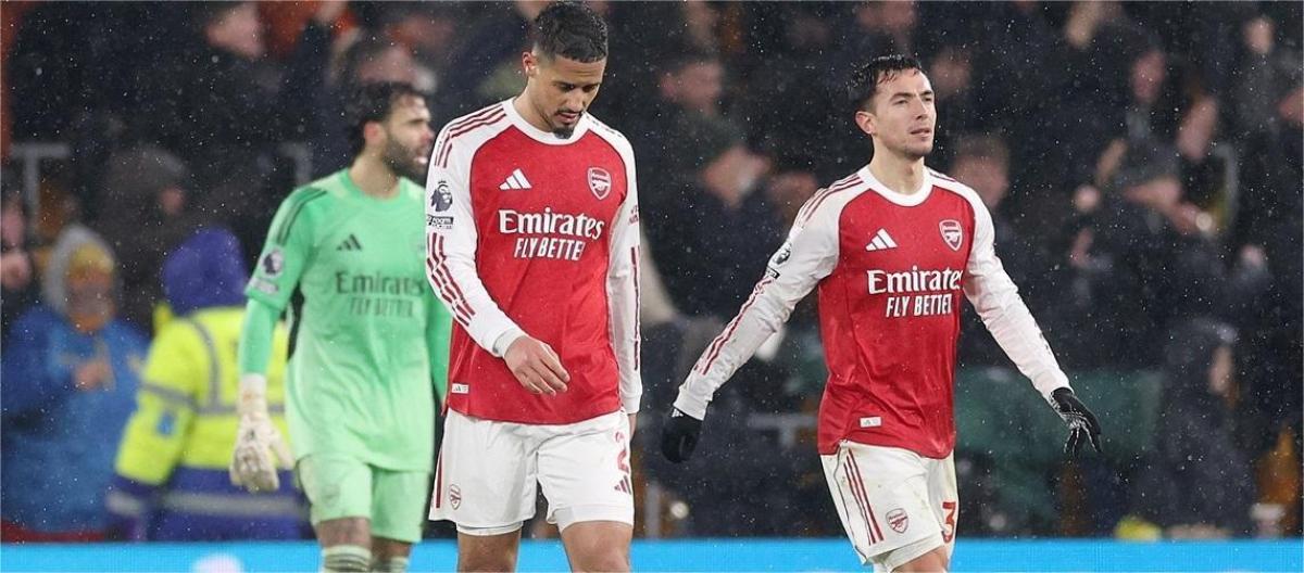 英超联赛——卡拉菲奥里摆乌龙　阿申纳2比2战平狼队