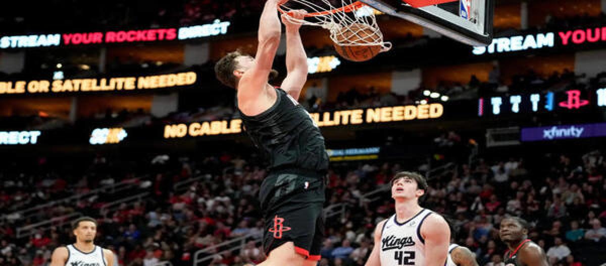 Shepard's 28 points gave the Rockets a 128-97 victory over the Kings. Shepard's 28 points gave the Rockets a 128-97 victory over the Kings.