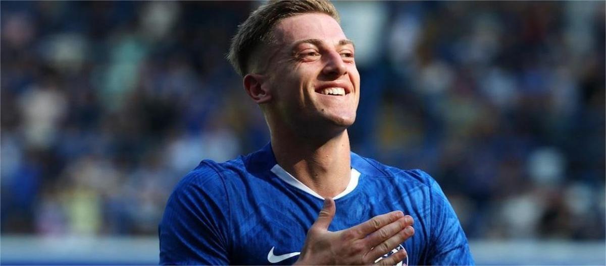 Rosenil values healthy competition and encourages Liam Draper to seize opportunities to showcase his abilities.