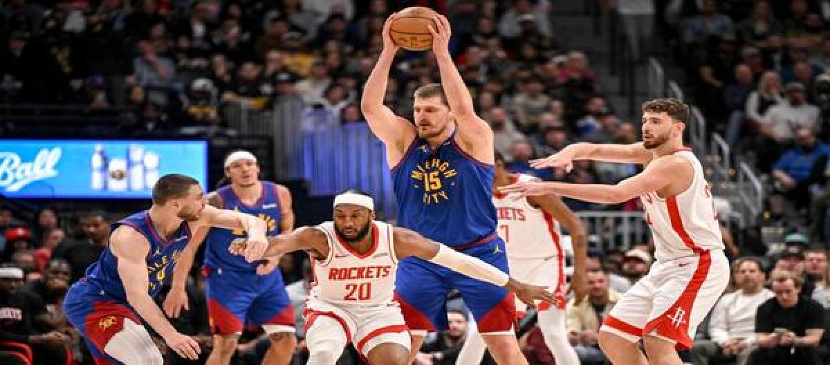 Murray's 30-point outburst led the Nuggets to a 129-93 victory over the Rockets. Murray's 30-point outburst led the Nuggets to a 129-93 victory over the Rockets.