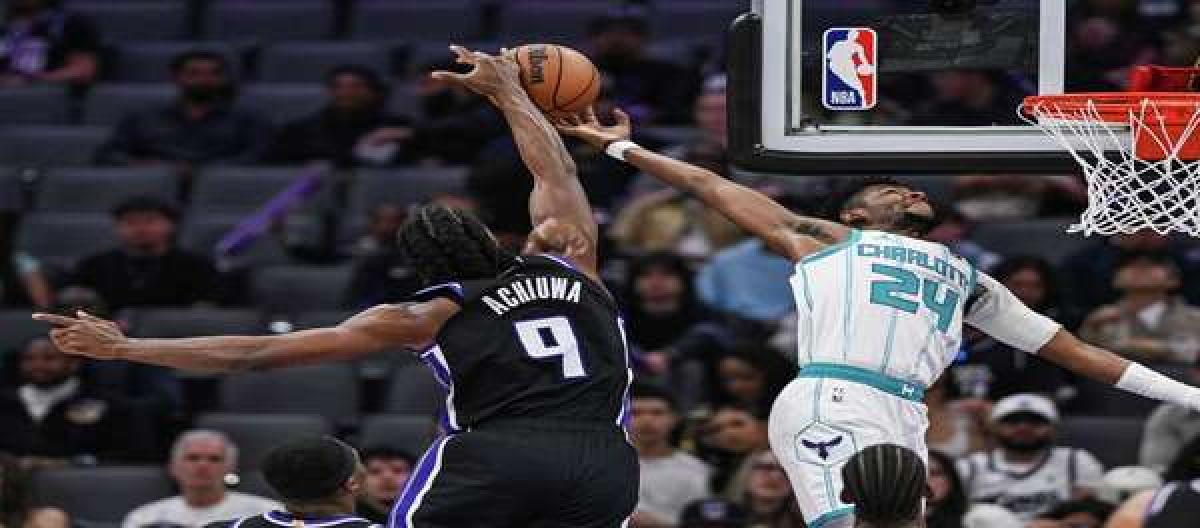 DeRozan's 39 points weren't enough to save the Hornets from defeat, who beat the Kings 117-109. DeRozan's 39 points weren't enough to save the Hornets from defeat, who beat the Kings 117-109.