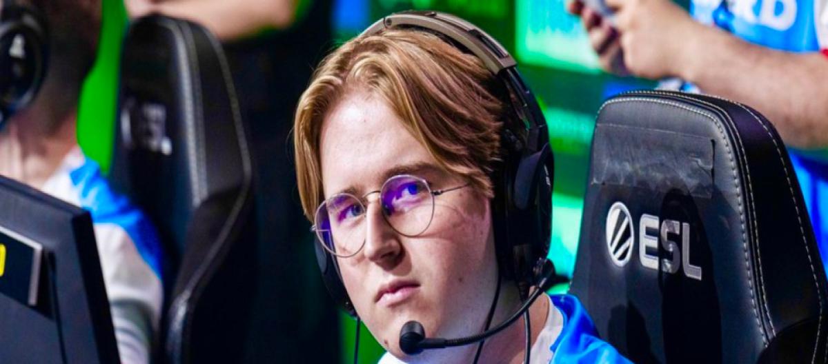 fr3nd and ex1st arrived on the same day, and KOLESIE's new lineup is basically finalized. fr3nd and ex1st arrived on the same day, and KOLESIE's new lineup is basically finalized.