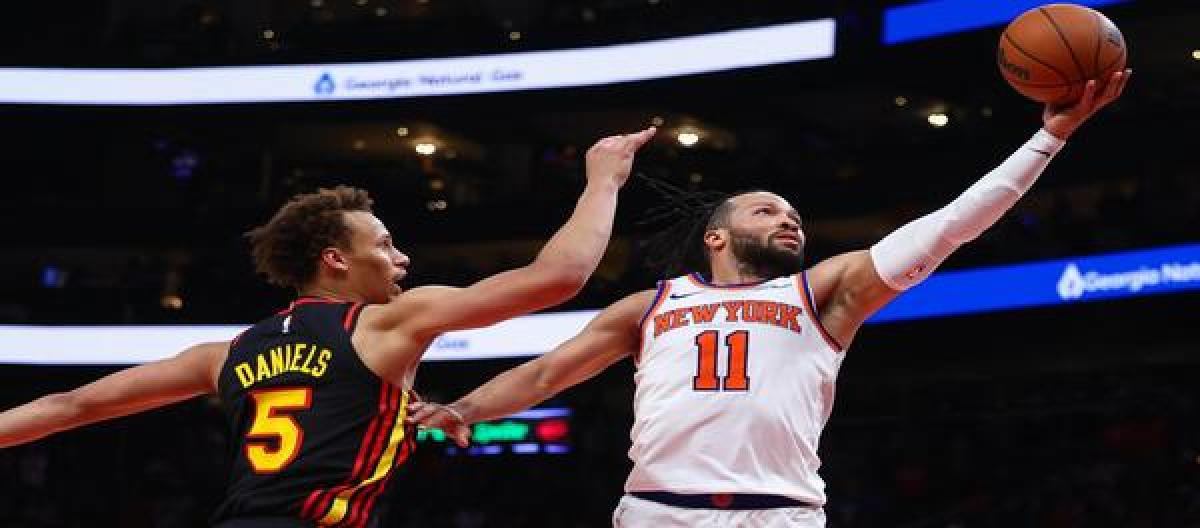 Brunson's 30-point outburst helped the Knicks defeat the Hawks 108-105. Brunson's 30-point outburst helped the Knicks defeat the Hawks 108-105.