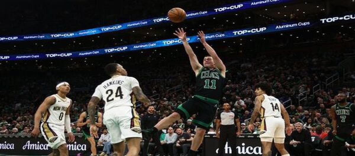 Fells' 36 points weren't enough to salvage a 144-118 victory for the Celtics over the Pelicans.