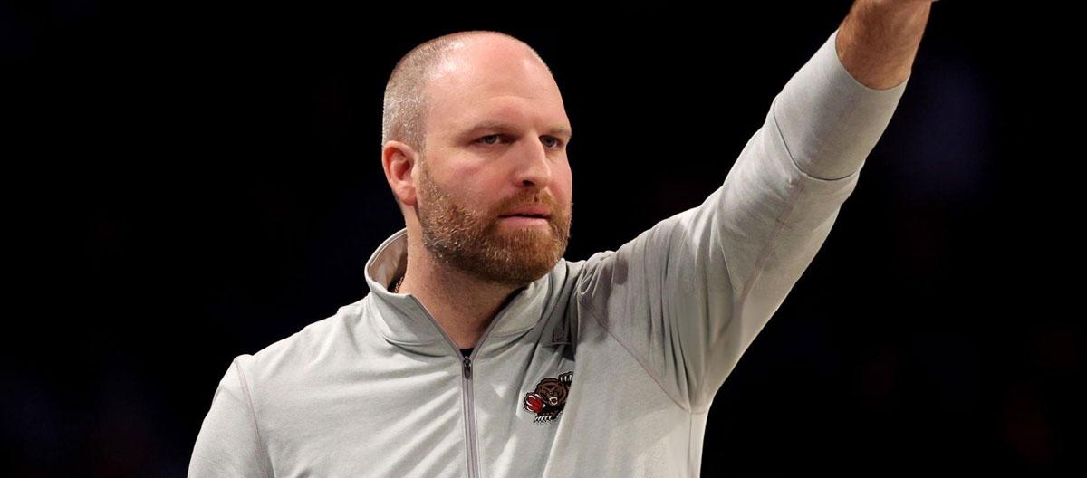 密尔沃基雄鹿有意委任泰勒·詹金斯为其新主教练..